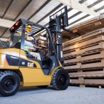 Sewa Forklift Bandung – Solusi Angkat & Pindah Material dengan Mudah