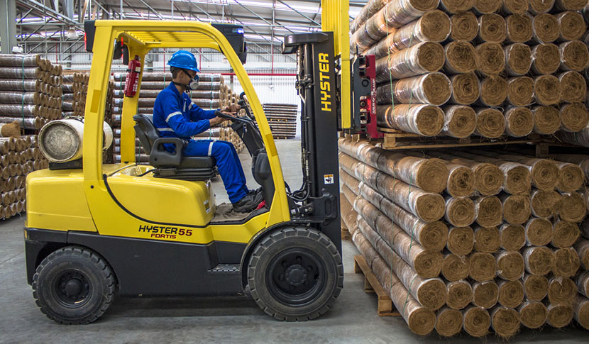 Sewa Forklift Bandung – Efisiensi Angkut Material untuk Gudang & Industri