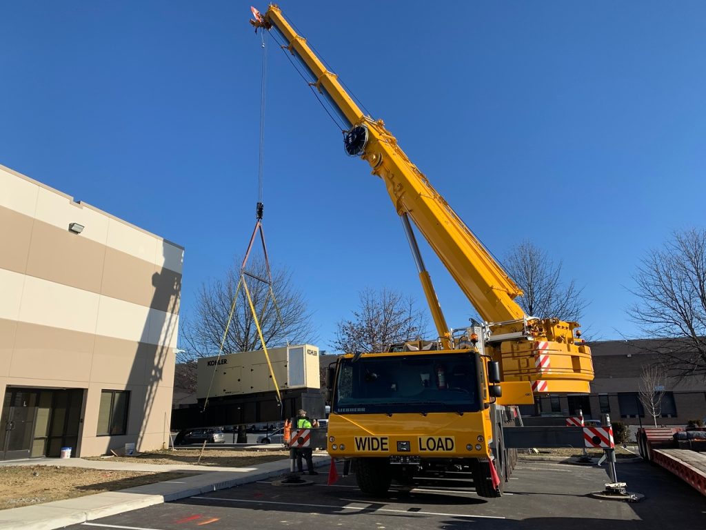 Sewa Truck Crane Bandung – Solusi Angkat Barang Berat Cepat & Aman