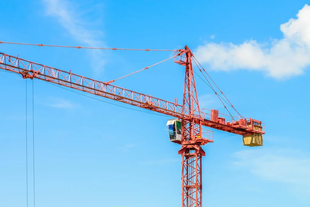 Keunggulan Sewa Tower Crane untuk Proyek Gedung Bertingkat di Bandung